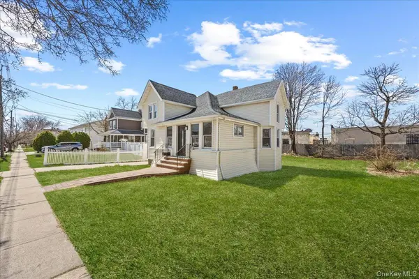 62 Westend AVE, Freeport, NY 11520