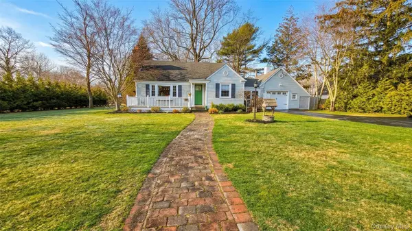 32 Atlantic AVE, East Moriches, NY 11940
