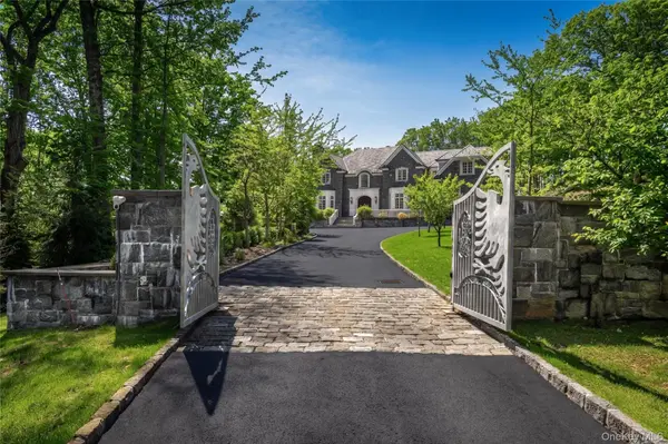 3 Vincent LN, Armonk, NY 10504