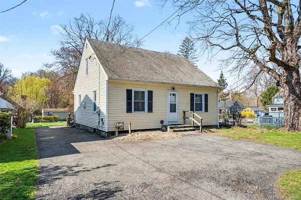 15 Forge Hill RD, New Windsor, NY 12553