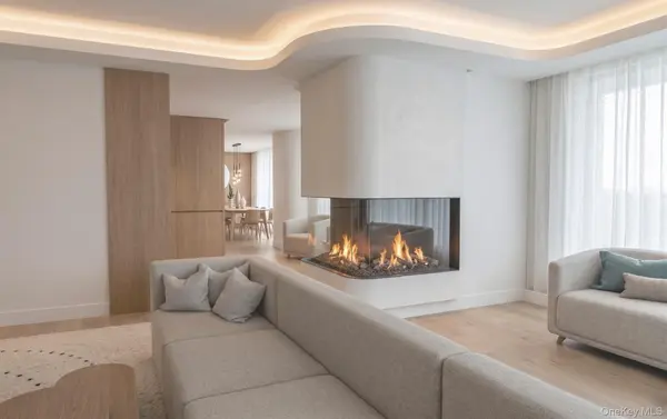 1 Renaissance SQ #19BC, White Plains, NY 10601