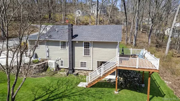 13 Ripley RD, Patterson, NY 12563