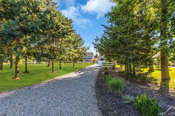 25 Lighthouse RD, Southold, NY 11971