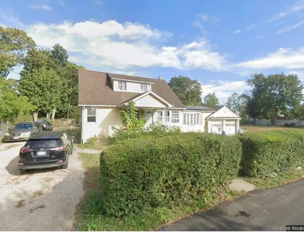 245 Acorn AVE, Central Islip, NY 11722