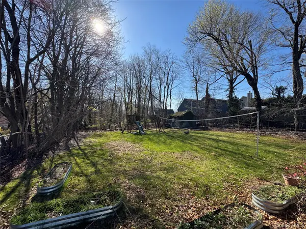 Ray PL, Northport, NY 11768