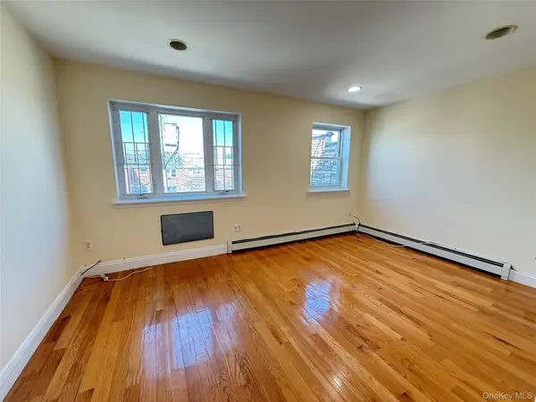 20-11 College Point BLVD, College Point, NY 11356