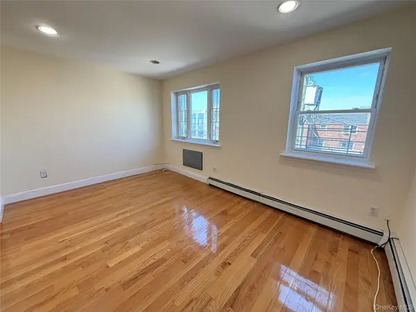 20-11 College Point BLVD, College Point, NY 11356