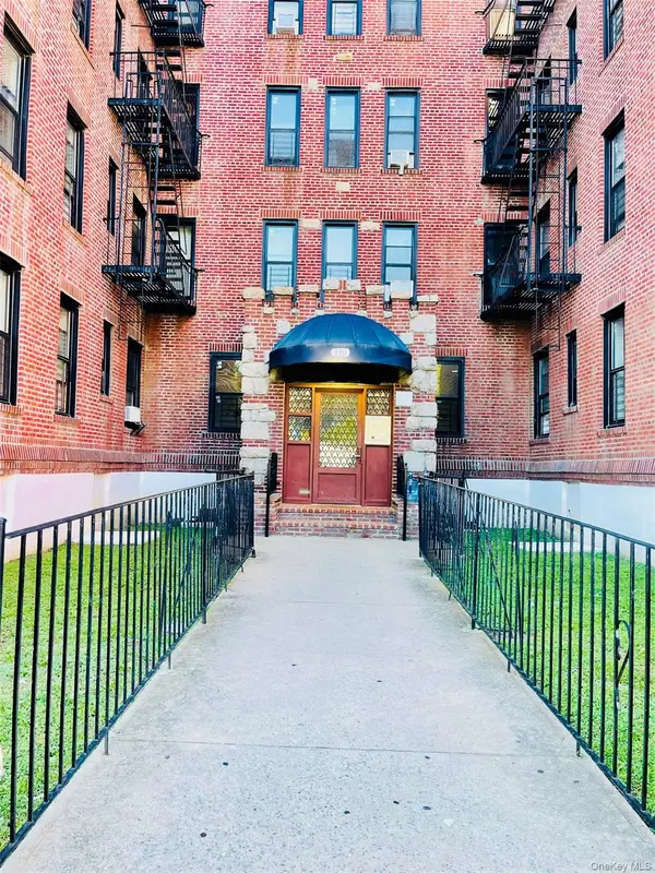 910 Dinsmore AVE, Far Rockaway, NY 11691
