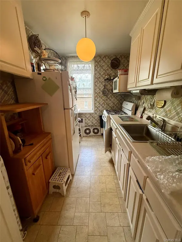 1425 Thieriot AVE #6M, Bronx, NY 10460
