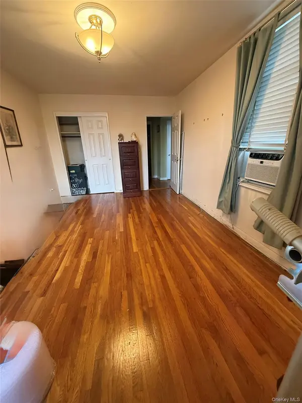 1425 Thieriot AVE #6M, Bronx, NY 10460