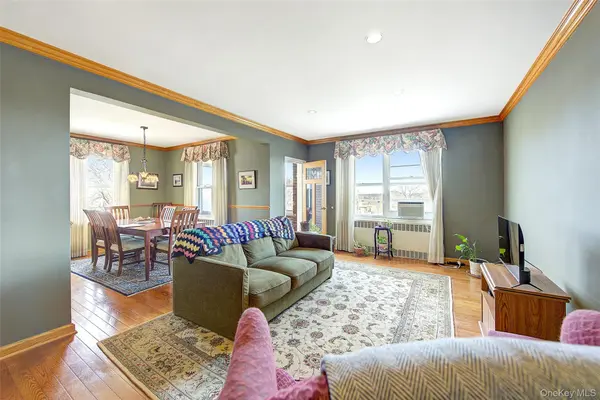 67-66 108 ST #B64, Forest Hills, NY 11375