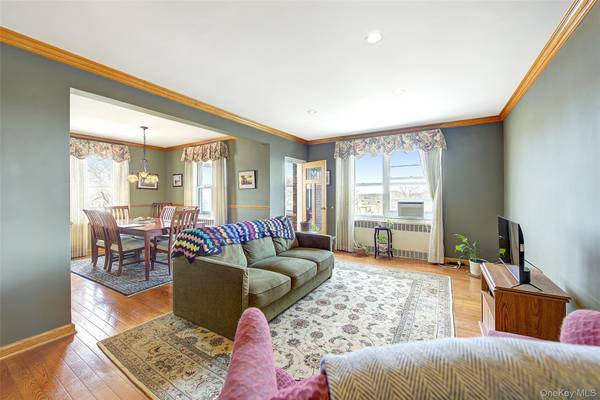 67-66 108 ST #B64, Forest Hills, NY 11375