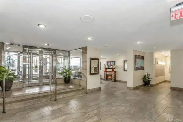 2121 Shore Pkwy #3M, Brooklyn, NY 11214