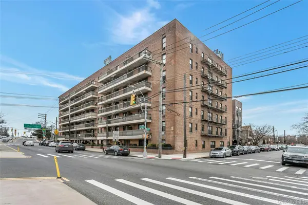 2121 Shore Pkwy #3M, Brooklyn, NY 11214