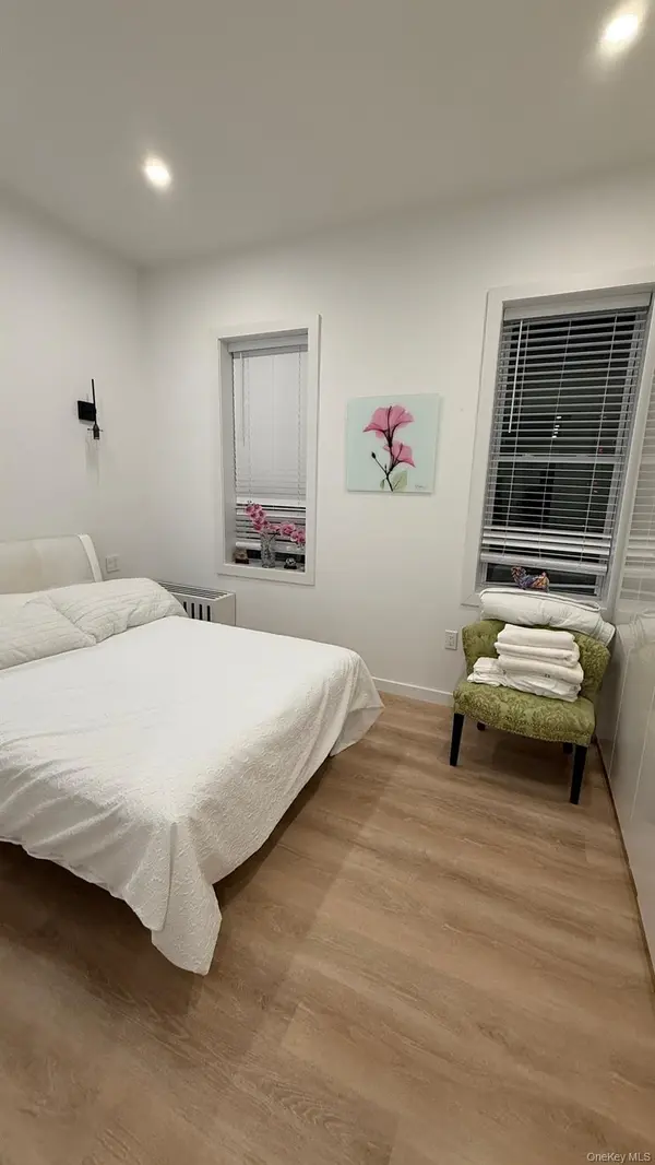 429 27th AVE, Astoria, NY 11102