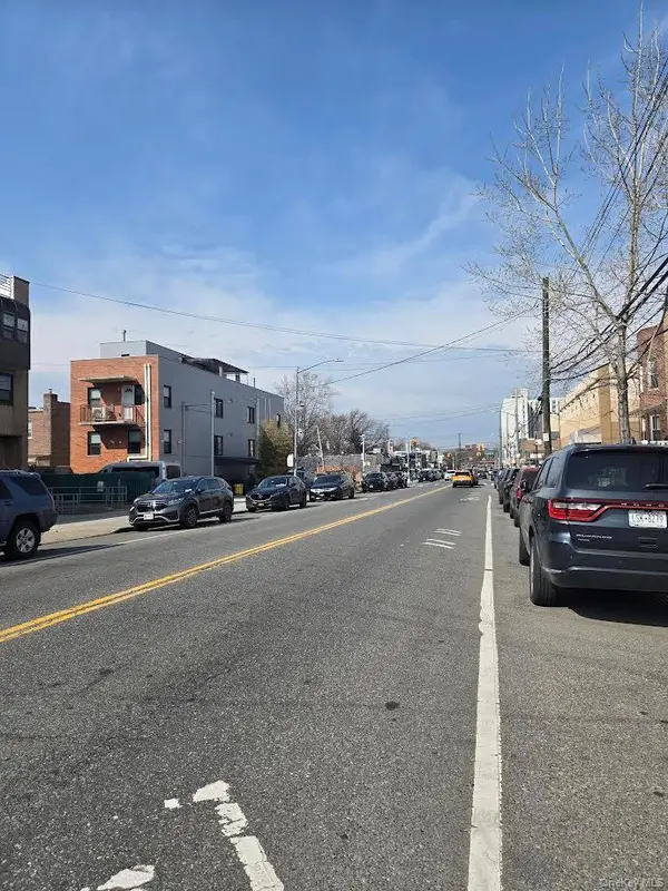 50-50 69th ST, Flushing, NY 11377