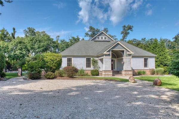11003 Main RD, East Marion, NY 11939