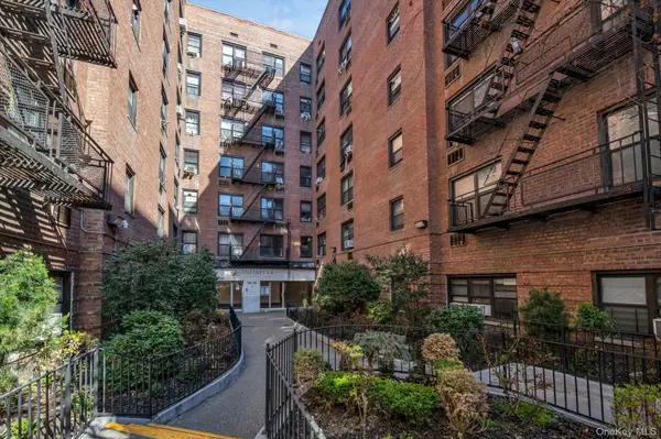 132-35 Sanford AVE #613, Flushing, NY 11355