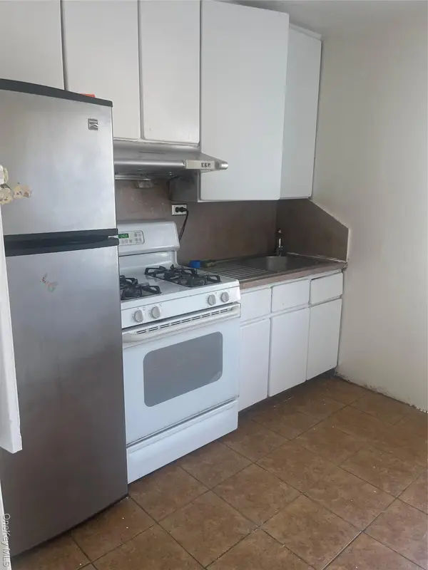 8716 260th ST, Floral Park, NY 11001