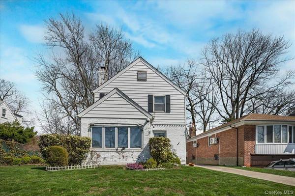8145 Utopia Pkwy, Jamaica Estates, NY 11432