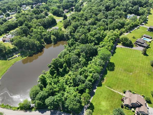 Cricchio LN, Marlboro, NY 12542