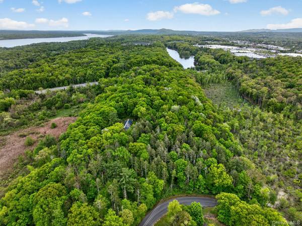 101 Tuytenbridge RD, Lake Katrine, NY 12449