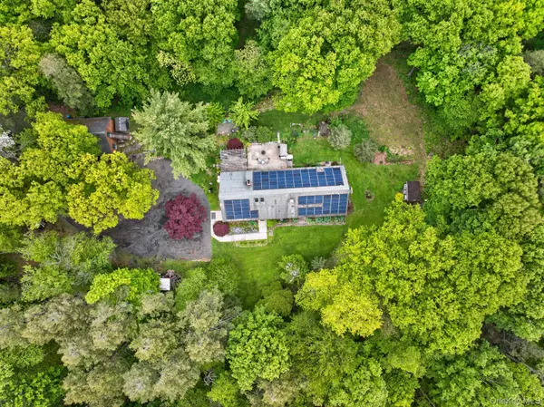 101 Tuytenbridge RD, Lake Katrine, NY 12449