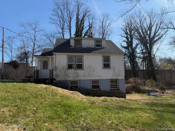 1075 Spillway RD, Shrub Oak, NY 10588
