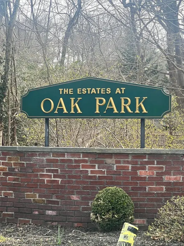 Springview CT, East Patchogue, NY 11772