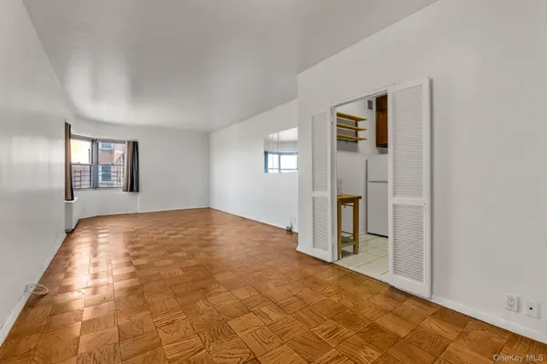 70-25 Yellowstone BLVD #18K, Forest Hills, NY 11375