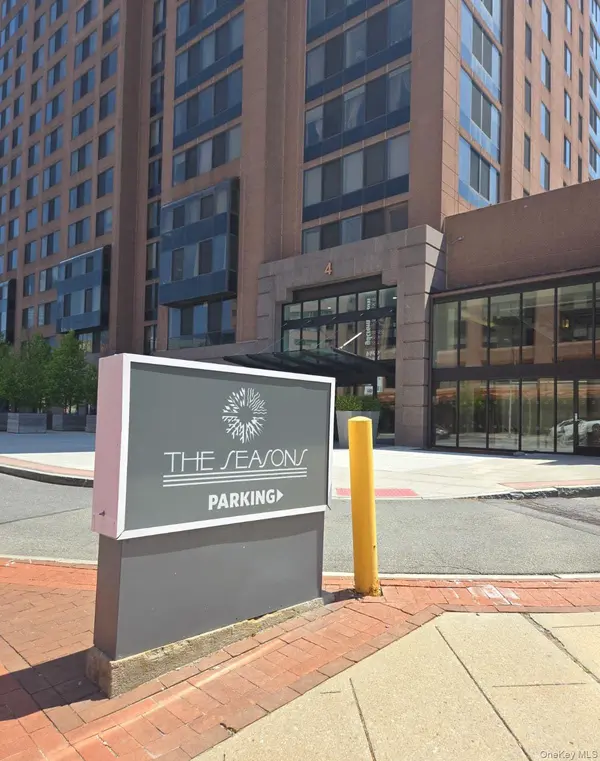 4 Martine AVE #1501, White Plains, NY 10606