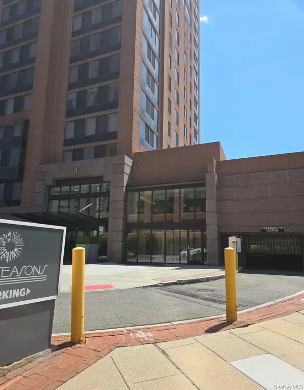 4 Martine AVE #1501, White Plains, NY 10606