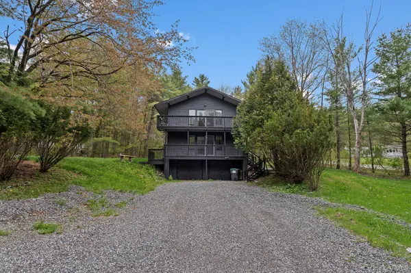 2 Mountain Valley RD, Boiceville, NY 12412