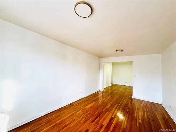 141-05 Pershing CRES #207, Briarwood, NY 11435