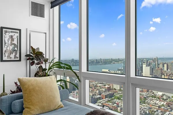 350 West 42nd Street #57C, New York (manhattan), NY 10036
