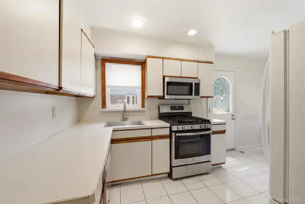 1155 Delmar AVE, Franklin Square, NY 11010