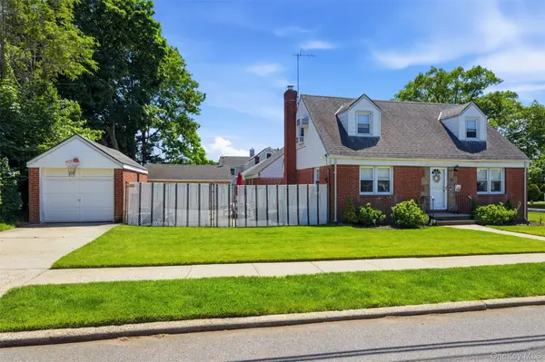 1155 Delmar AVE, Franklin Square, NY 11010