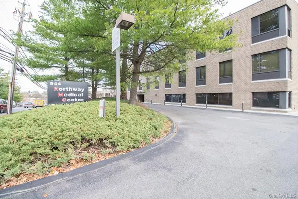 944 N Broadway, Yonkers, NY 10701