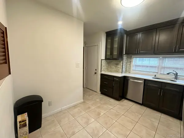 87-89 191st ST, Hollis, NY 11423