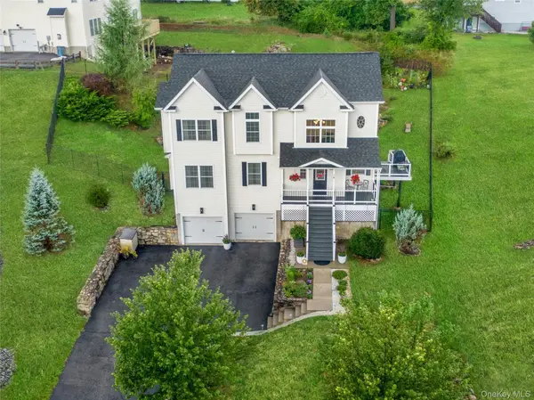 18 Tanyas CT, Monroe, NY 10950