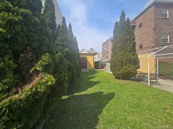 1405 Saint Lawrence AVE, Bronx, NY 10472