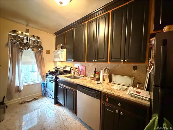 54-17 31 AVE #3K, Woodside, NY 11377