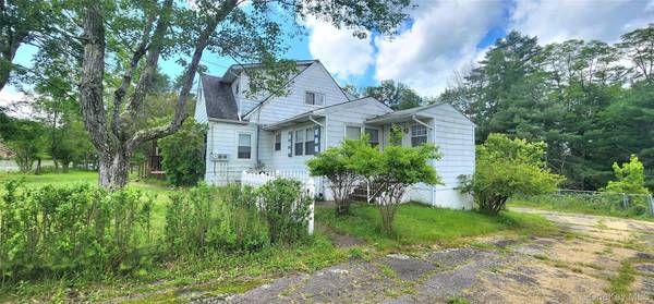 530 Sackett Lake RD, Monticello, NY 12701