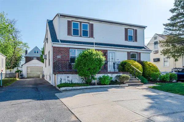 126 Scranton AVE, Lynbrook, NY 11563