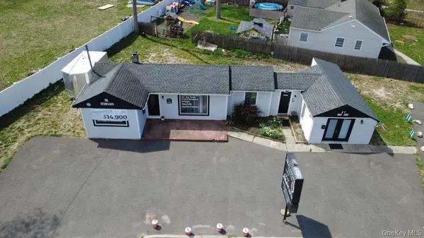 218 Ronkonkoma AVE, Ronkonkoma, NY 11779