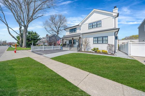347 Broadway, Carle Place, NY 11514