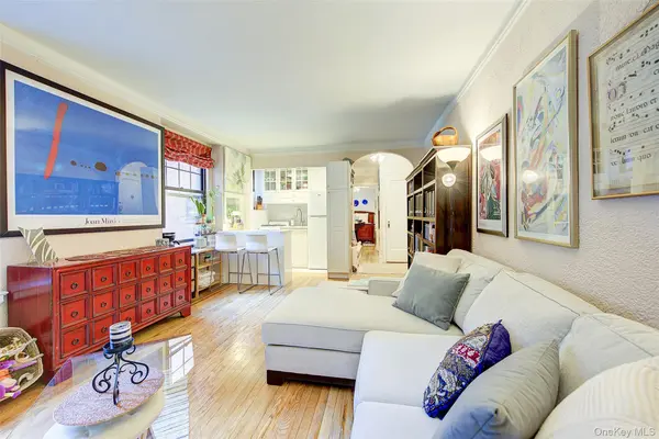 109-14 Ascan AVE #1K, Forest Hills, NY 11375