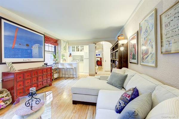 109-14 Ascan AVE #1K, Forest Hills, NY 11375