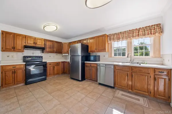 189 Lakeside RD, Newburgh, NY 12550