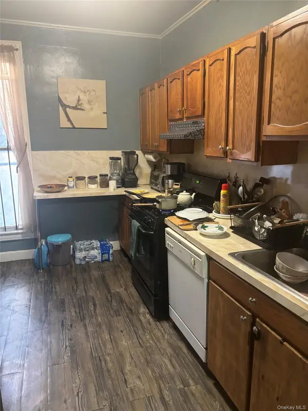 10409 105th ST, Ozone Park, NY 11417